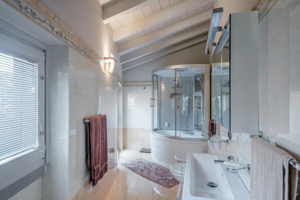 Apartmán Casa Dana Sale Marasino Exteriér fotografie